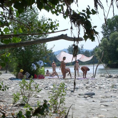 Non nascondere di essere Naturisti